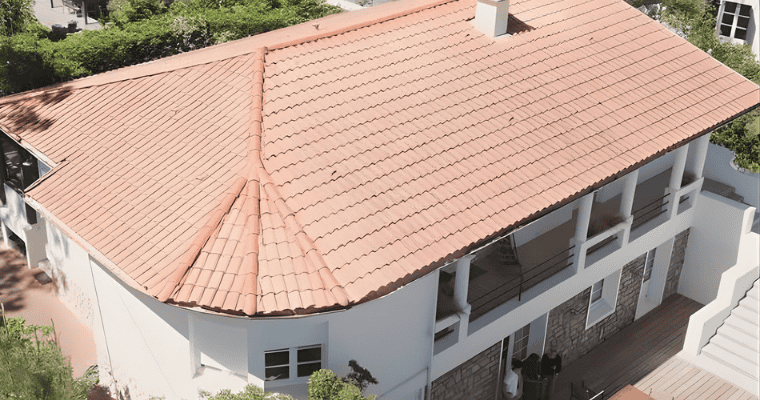 couverture de toiture vue d'en haut à hossegor